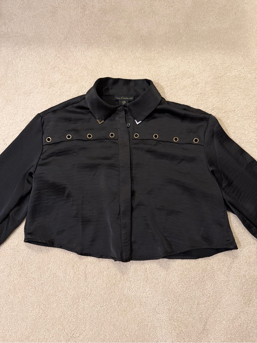 House of Harlow 1960 black cropped button up shirt